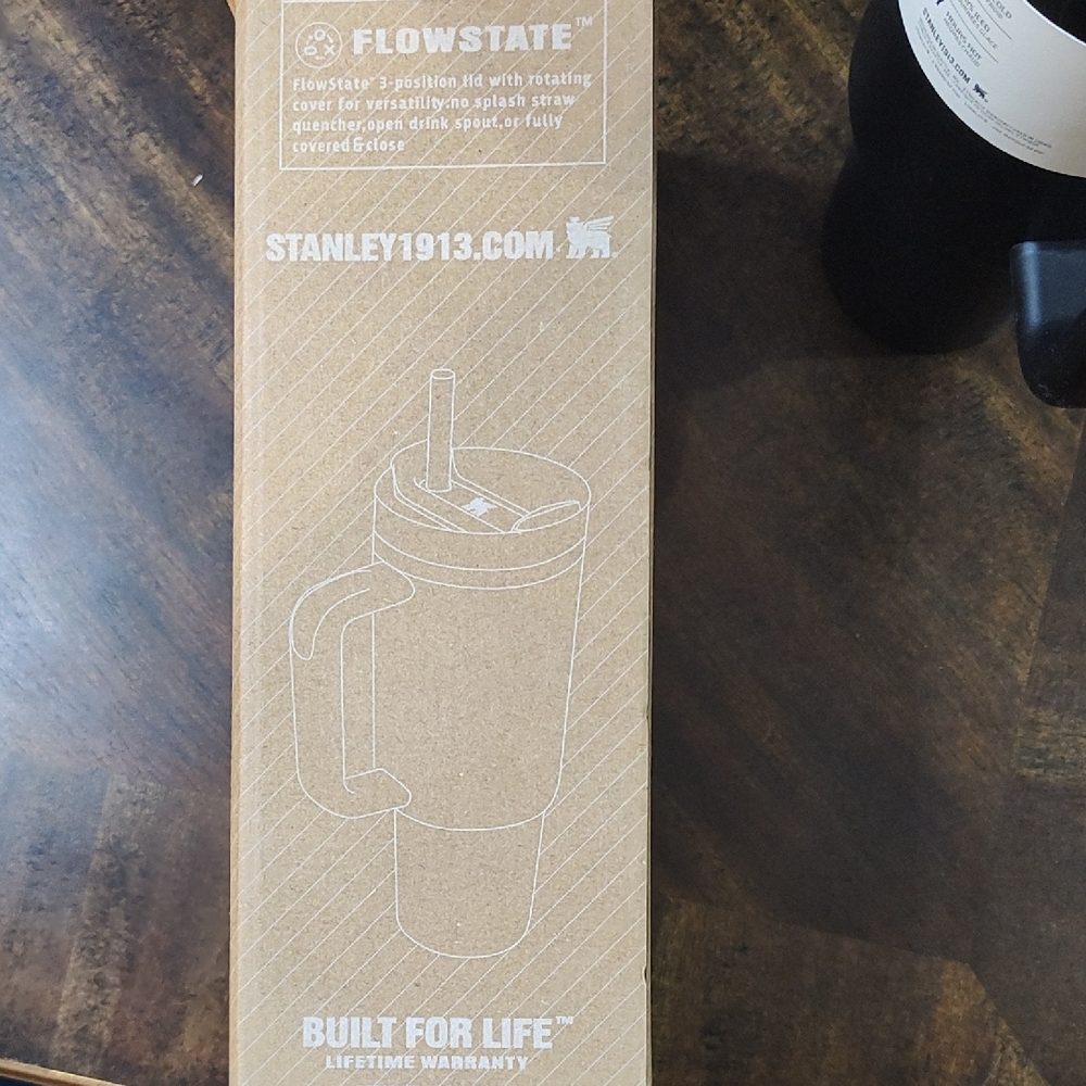 Stanley Black FlowState Tumbler with Handle - Picture 5 of 5